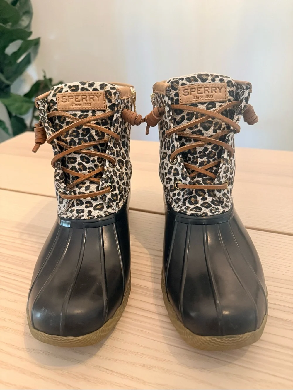 Sperry Women’s Saltwater Duck Boots Leopard Black Print Womens 7.5 Waterproof